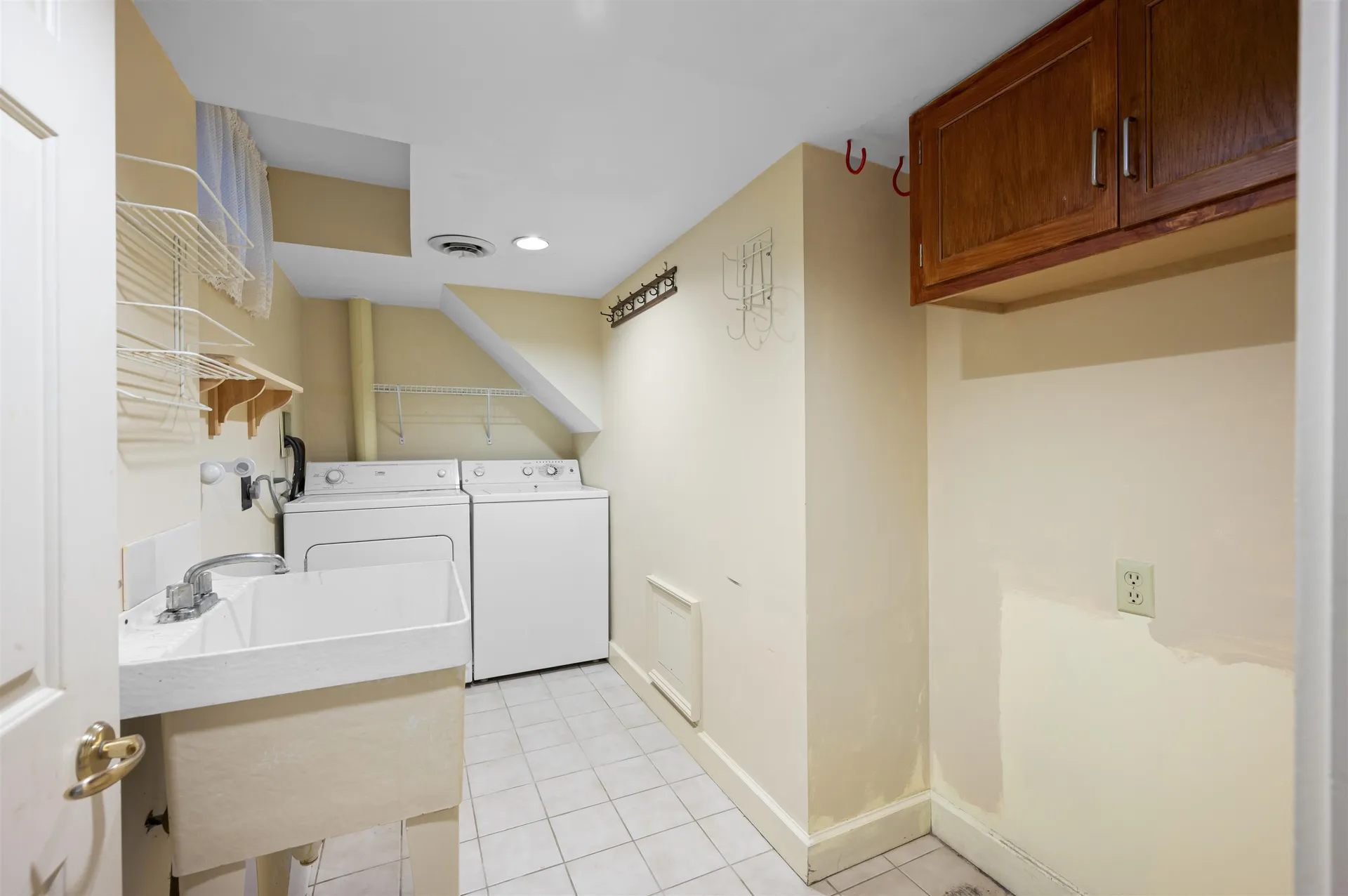 60 Peninsula Drive Stratham NH 03885