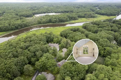 60 Peninsula Drive Stratham NH 03885
