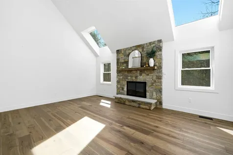 13 Sunridge Road Windham NH 03087