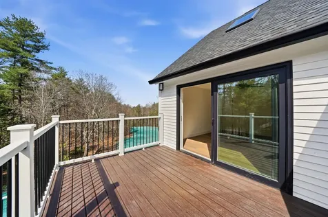 13 Sunridge Road Windham NH 03087