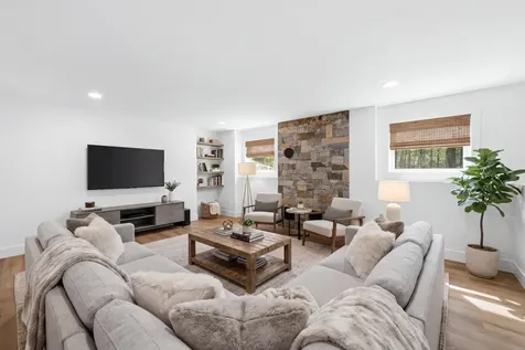 13 Sunridge Road Windham NH 03087