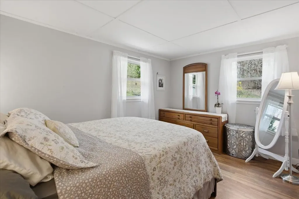 895 Barber Pond Road Pownal VT 05261