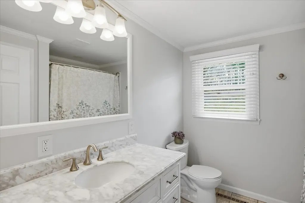 895 Barber Pond Road Pownal VT 05261