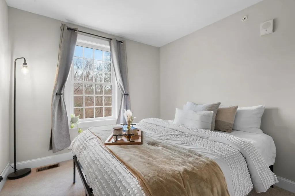 30 Brook Street Derry NH 03038