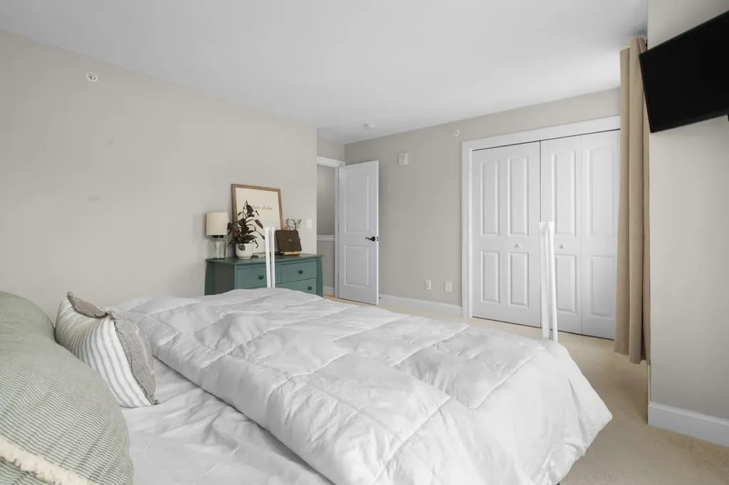 30 Brook Street Derry NH 03038