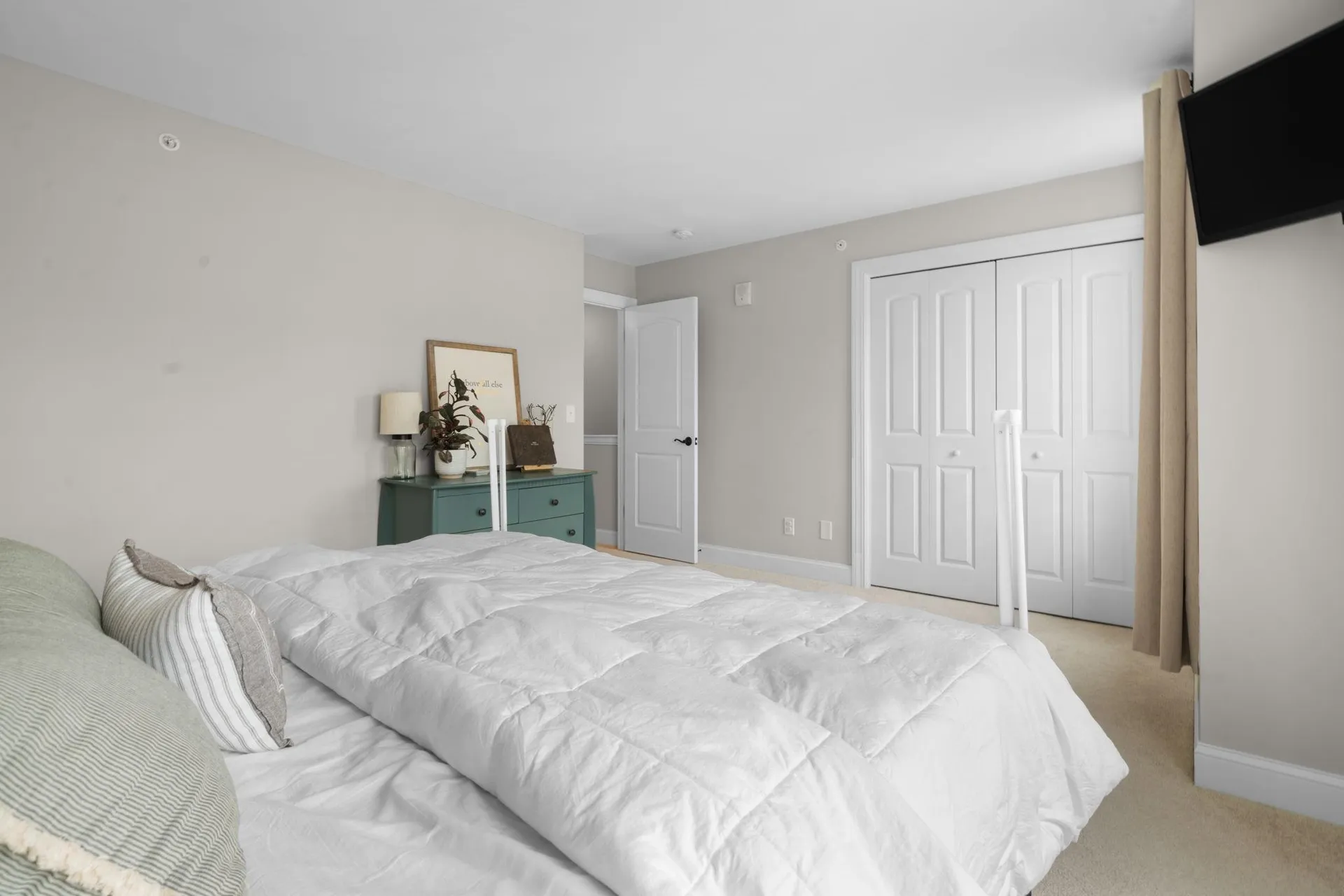 30 Brook Street Derry NH 03038
