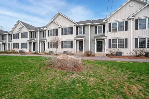 30 Brook Street Derry NH 03038