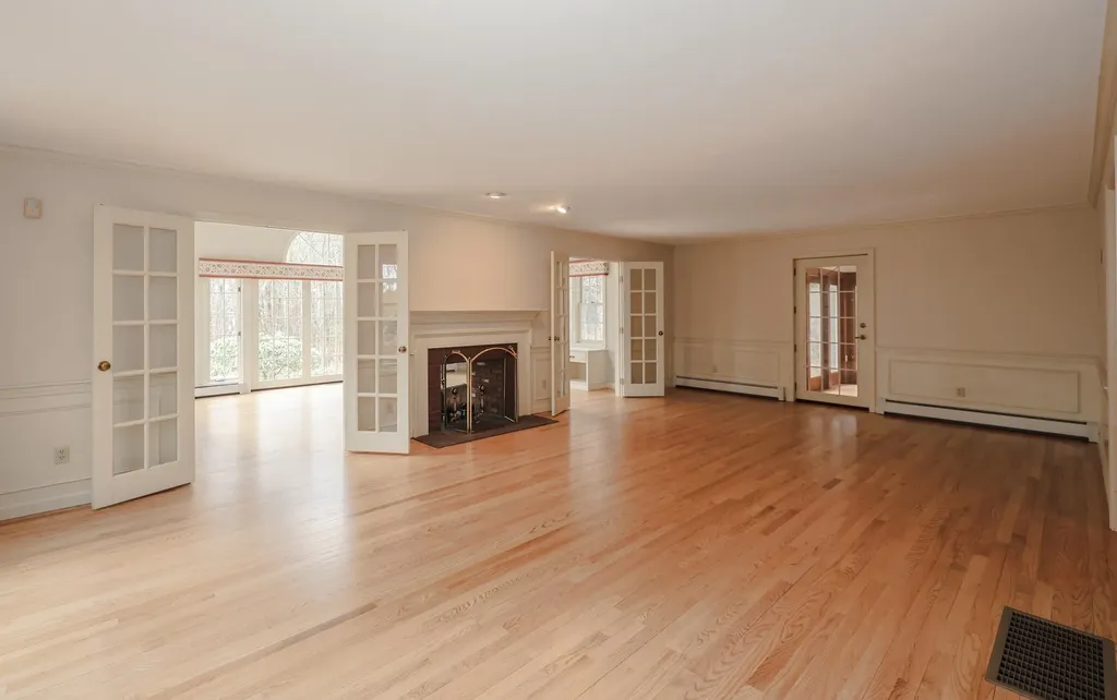 6 Hawk Drive Bedford NH 03110