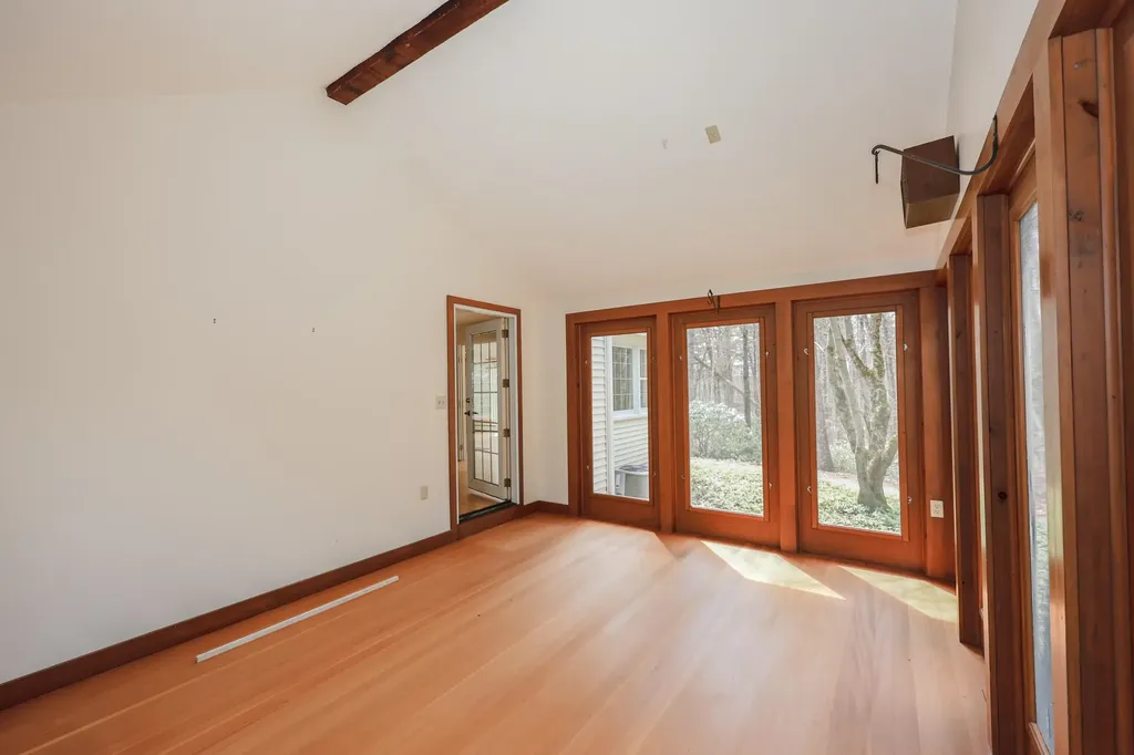 6 Hawk Drive Bedford NH 03110