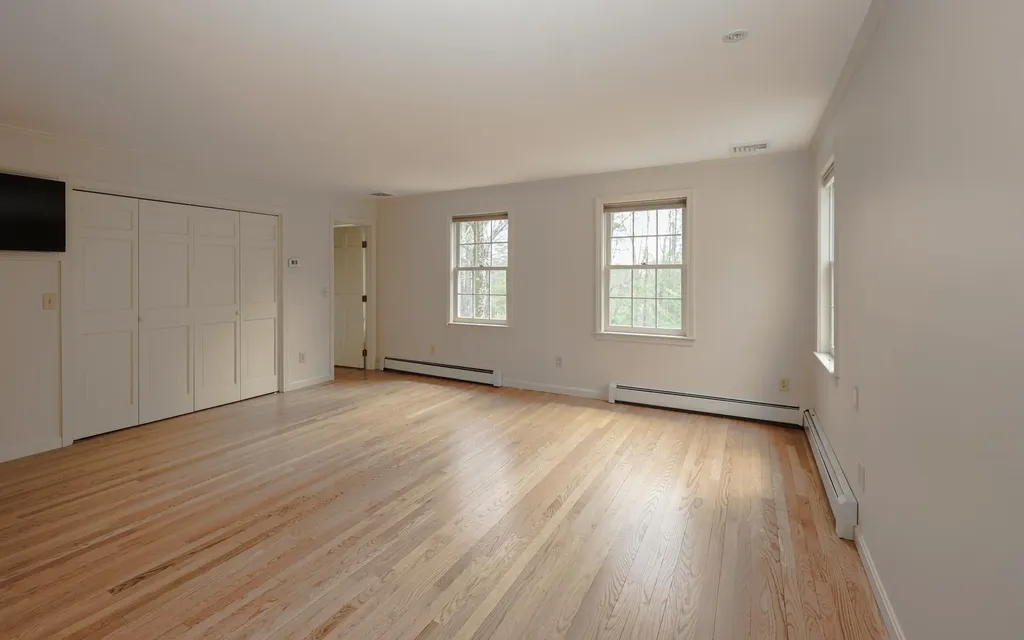 6 Hawk Drive Bedford NH 03110