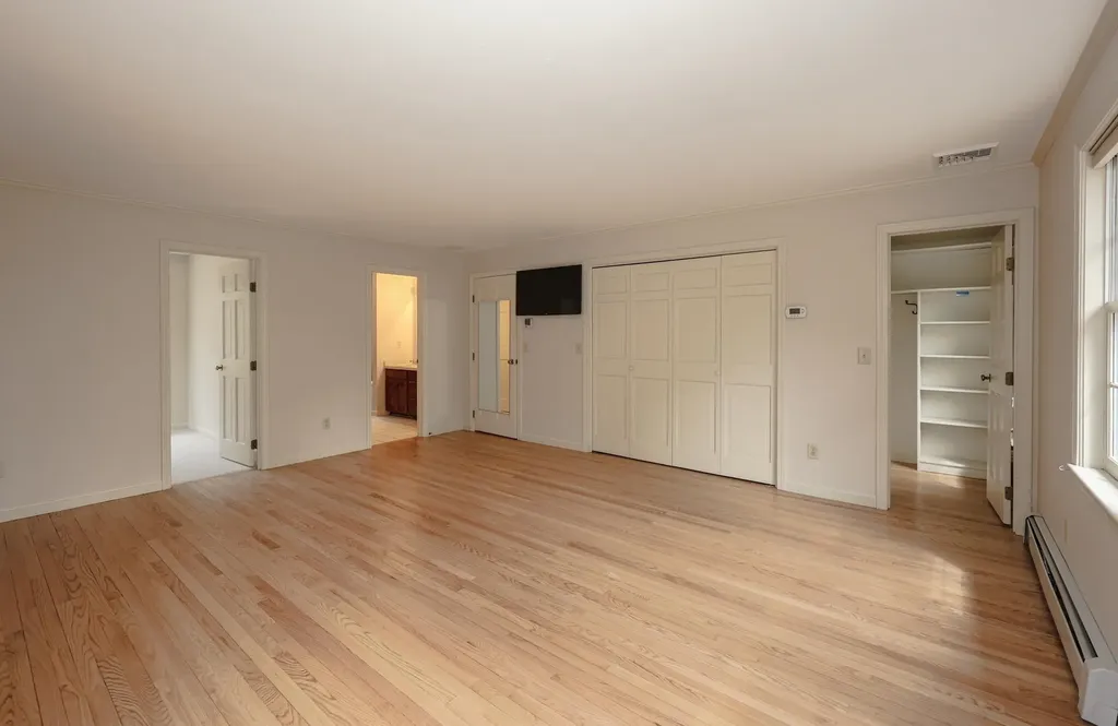 6 Hawk Drive Bedford NH 03110