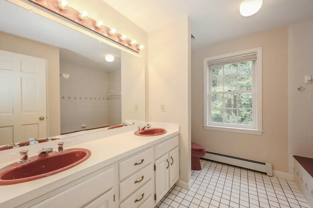6 Hawk Drive Bedford NH 03110