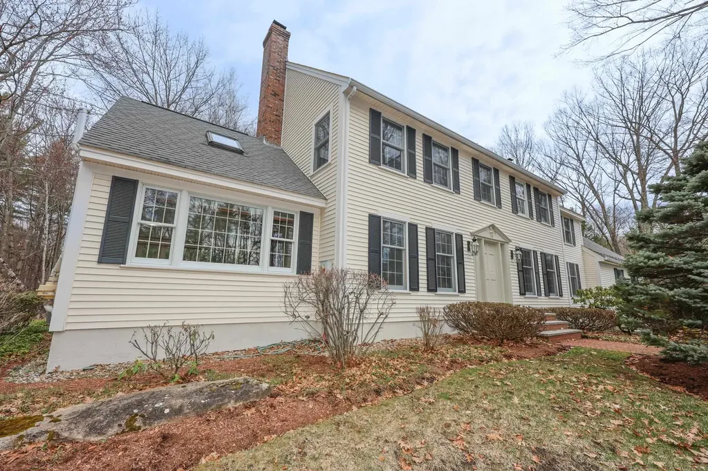 6 Hawk Drive Bedford NH 03110