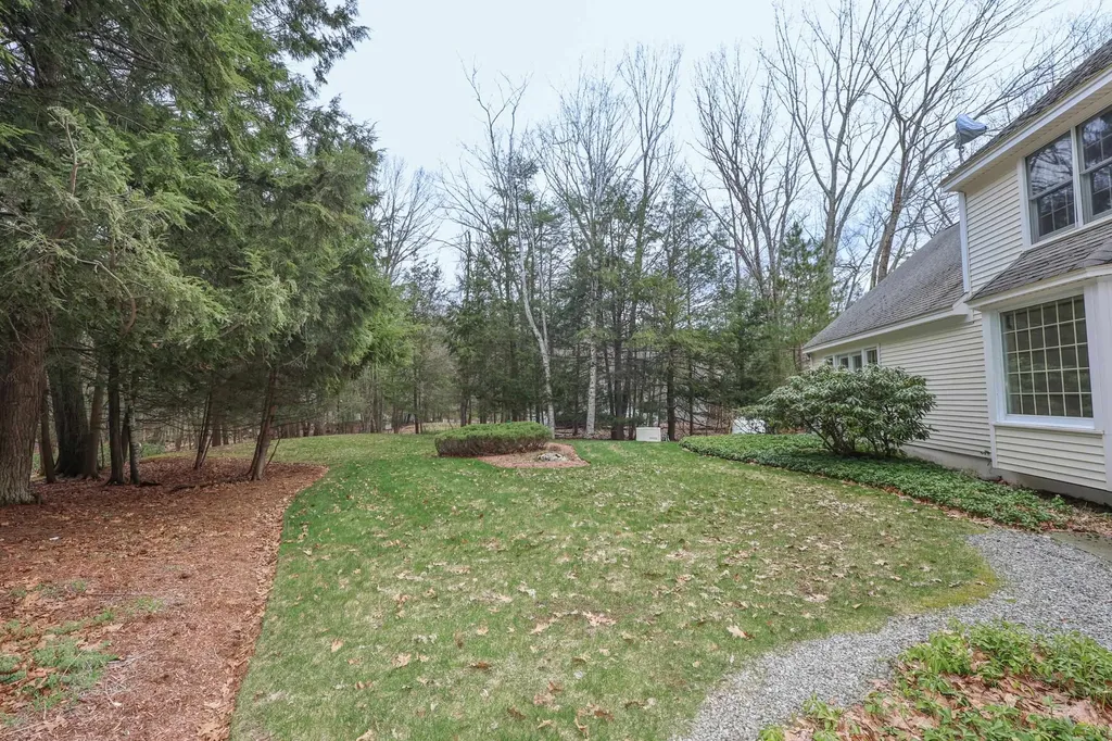 6 Hawk Drive Bedford NH 03110