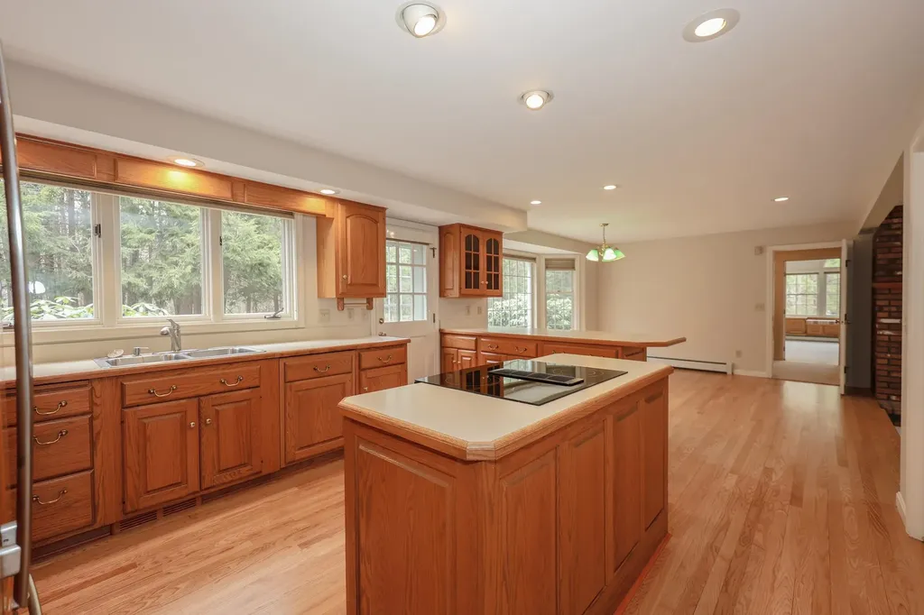 6 Hawk Drive Bedford NH 03110