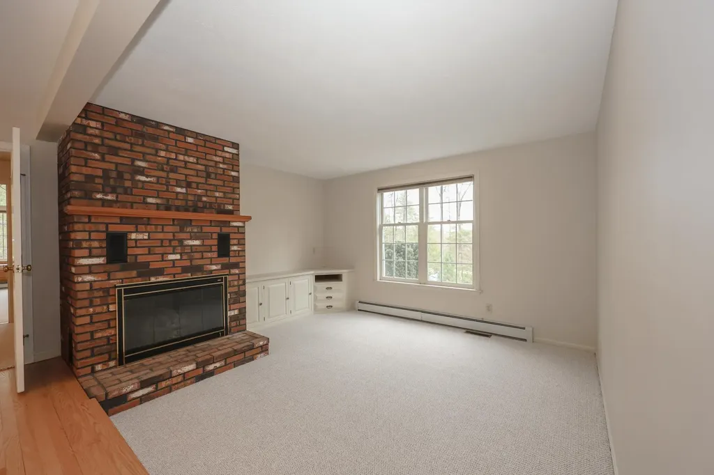 6 Hawk Drive Bedford NH 03110