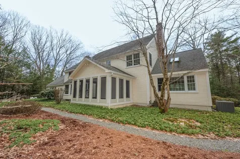 6 Hawk Drive Bedford NH 03110
