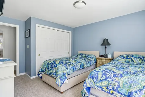 67 Forest Street Londonderry NH 03053