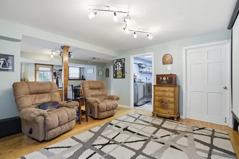 67 Forest Street Londonderry NH 03053