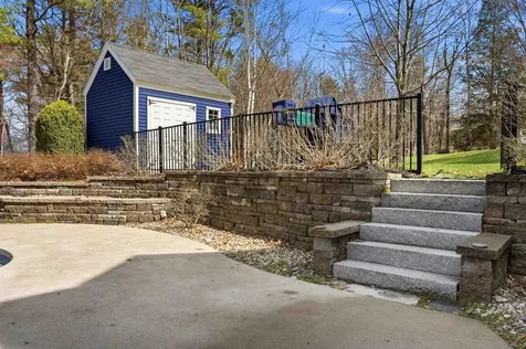 67 Forest Street Londonderry NH 03053