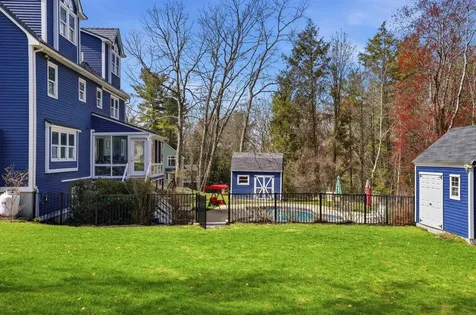 67 Forest Street Londonderry NH 03053