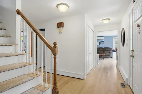 67 Forest Street Londonderry NH 03053
