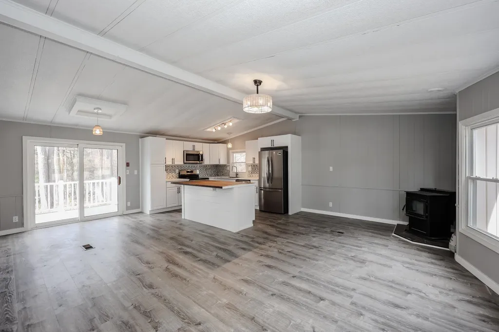 24 Donald Drive Goffstown NH 03045