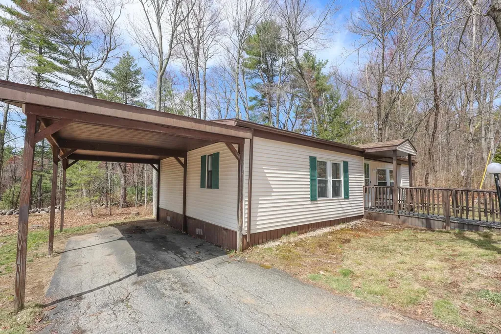 24 Donald Drive Goffstown NH 03045