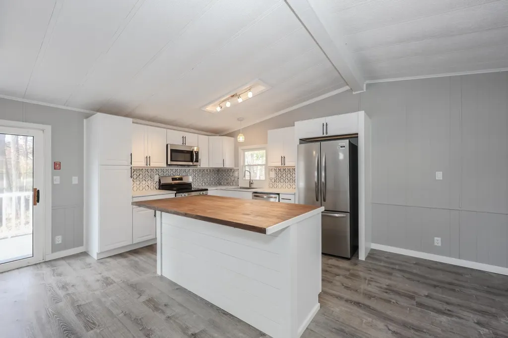 24 Donald Drive Goffstown NH 03045