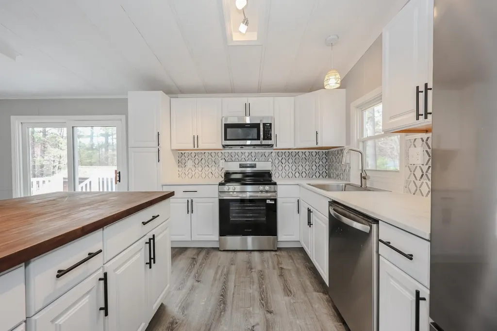 24 Donald Drive Goffstown NH 03045