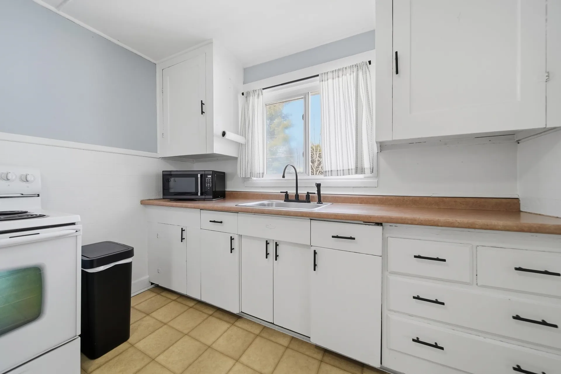 5 Neal Avenue Auburn NH 03032