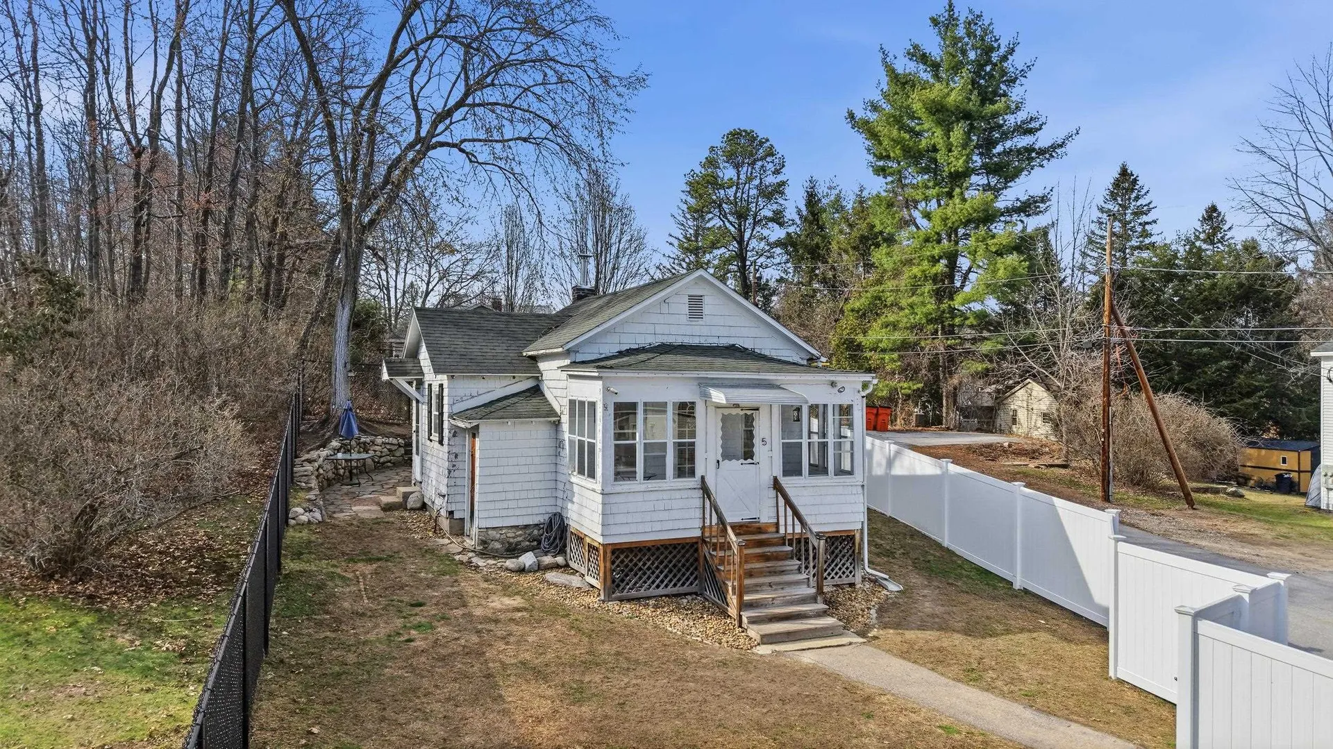 5 Neal Avenue Auburn NH 03032
