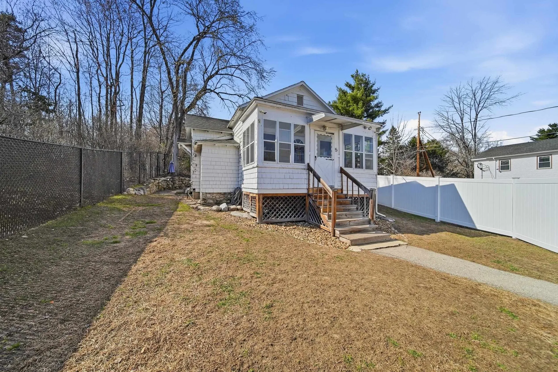 5 Neal Avenue Auburn NH 03032