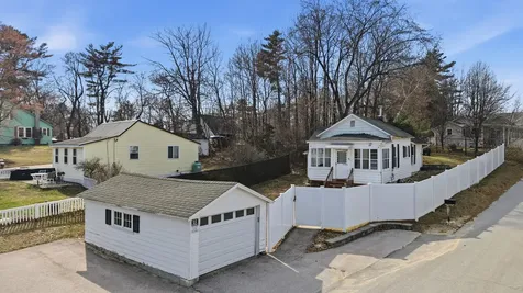 5 Neal Avenue Auburn NH 03032