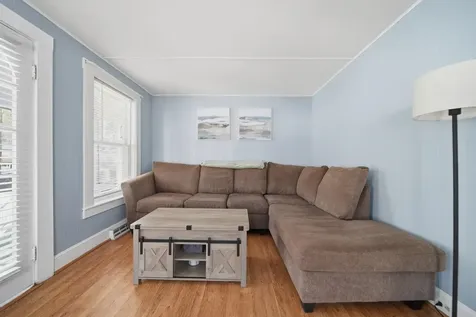 5 Neal Avenue Auburn NH 03032