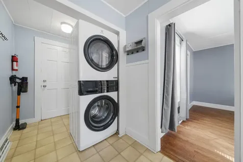 5 Neal Avenue Auburn NH 03032