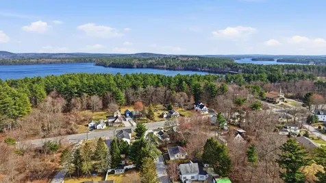 5 Neal Avenue Auburn NH 03032