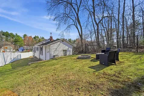 5 Neal Avenue Auburn NH 03032