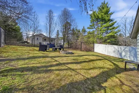 5 Neal Avenue Auburn NH 03032