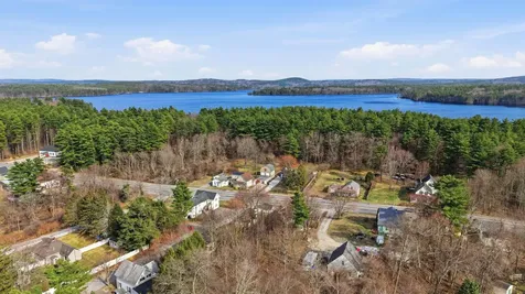 5 Neal Avenue Auburn NH 03032