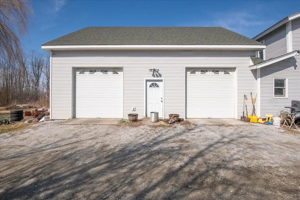 374 Lake Road St. Albans Town VT 05478-2275
