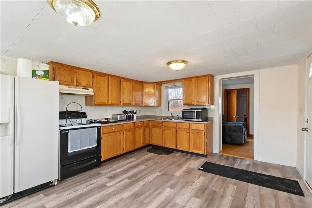 374 Lake Road St. Albans Town VT 05478-2275