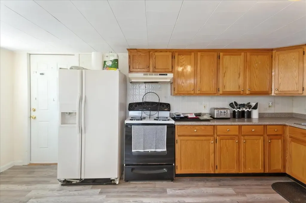 374 Lake Road St. Albans Town VT 05478-2275