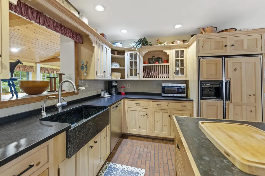 37 Burnt Hill Road Winhall VT 05340
