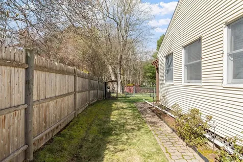 156 Belknap Road Hudson NH 03051