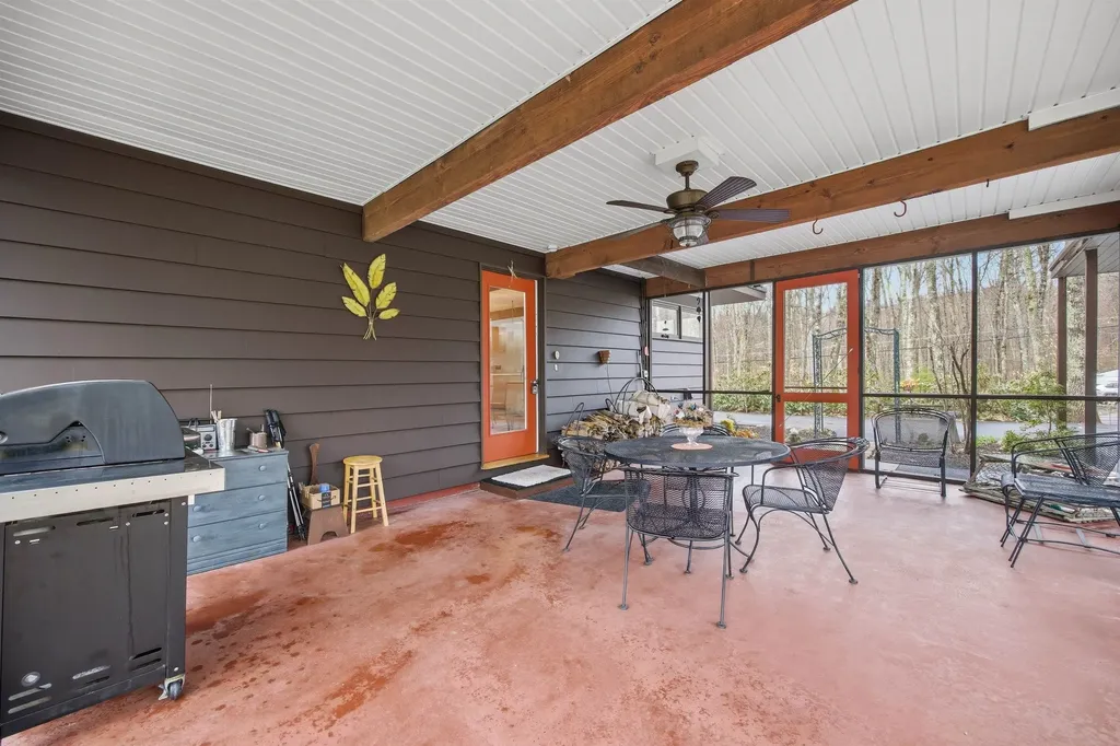 82 Little Pond Road Concord NH 03301