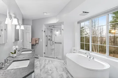 7 Cedar Court Essex VT 05452