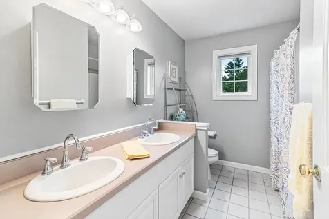 7 Cedar Court Essex VT 05452