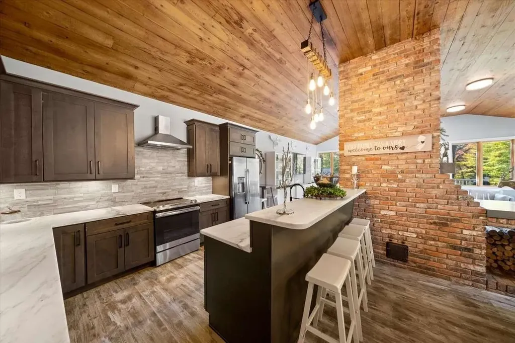 34 Mountain View Road Winhall VT 05340