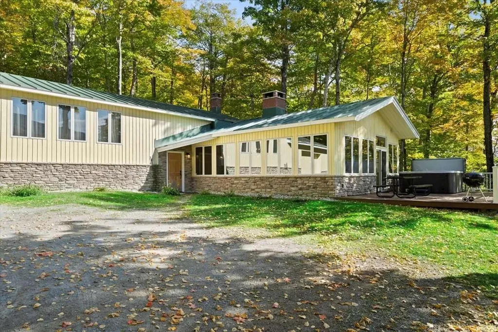 34 Mountain View Road Winhall VT 05340